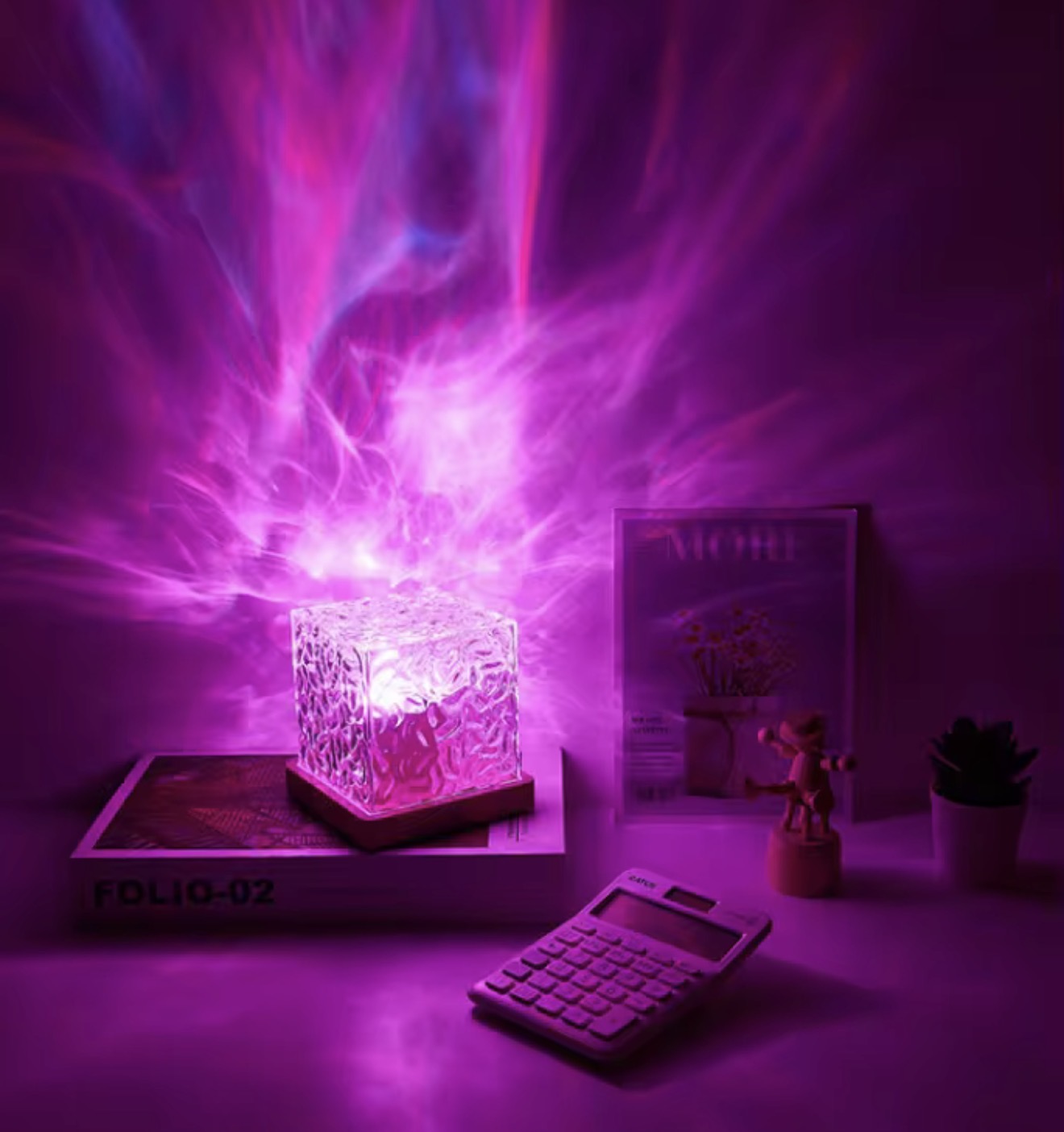 Křišťálová LED lampa s efektem vodní hladiny – Aurora Cube